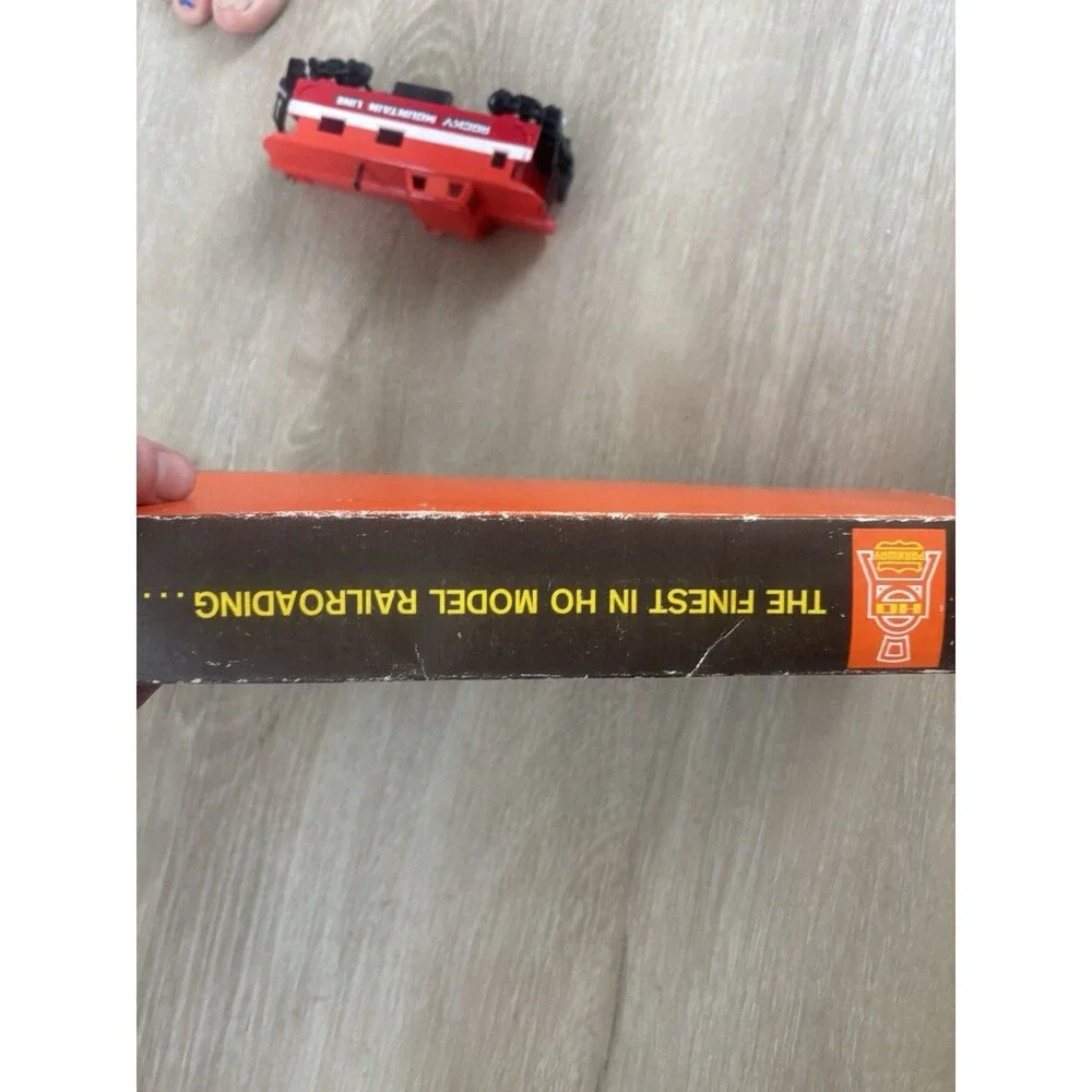 VTG Parkway HO Scale Rocky Mountain Line Red Caboose ModelTrain Yugoslavia W/box